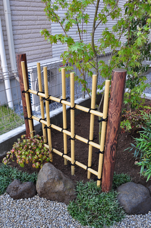 人工竹垣とは 和の魅力や種類 構造や目隠し効果についても解説します 千葉県 東京都の造園 植栽 庭施工 造園業専門店 新美園